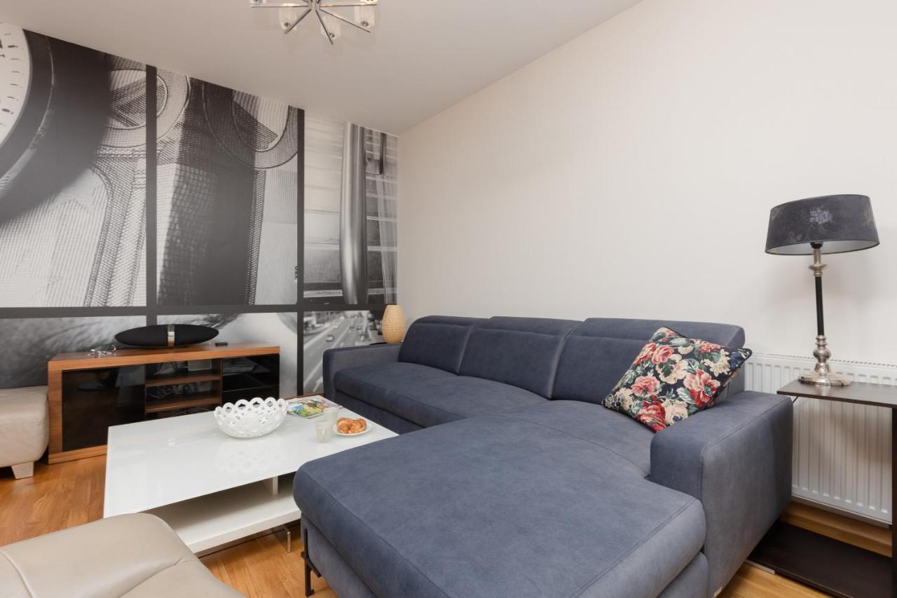 Warsaw Srodmiescie Apartment With Balcony By Noclegi Renters 외부 사진